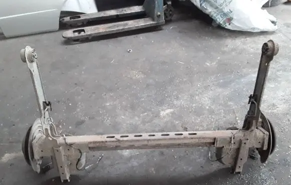 Renault Trafic II (X83) Rear axle beam