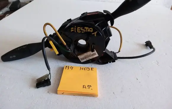 Ford Fiesta Indicator stalk 1212123