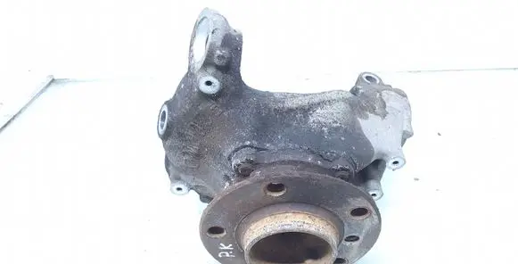 Front wheel hub spindle knuckle