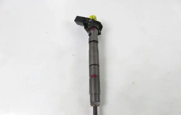Audi A5 8T 8F Fuel injector 0445115058 057130277AG