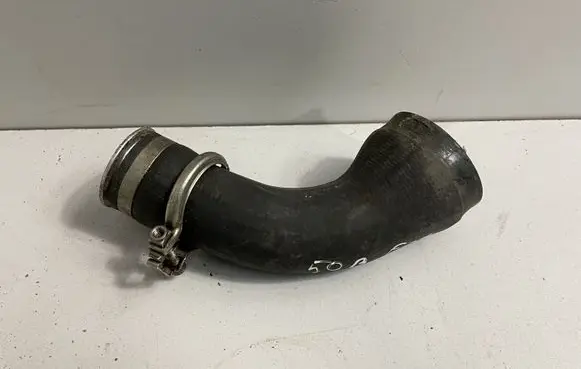 BMW 7 F01 F02 F03 F04 Intercooler hose/pipe 7575408