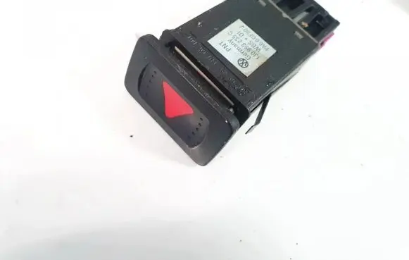 Volkswagen Golf IV Hazard light switch 1j0953235v