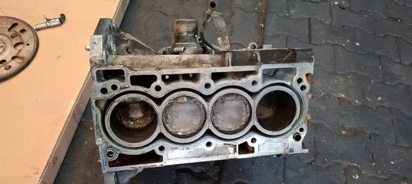 Nissan Qashqai Engine block 