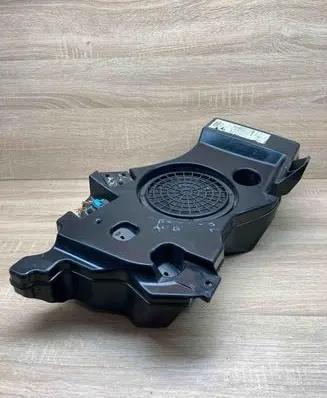 Audi A3 S3 8P Subwoofer speaker 8P4035382 7606500230