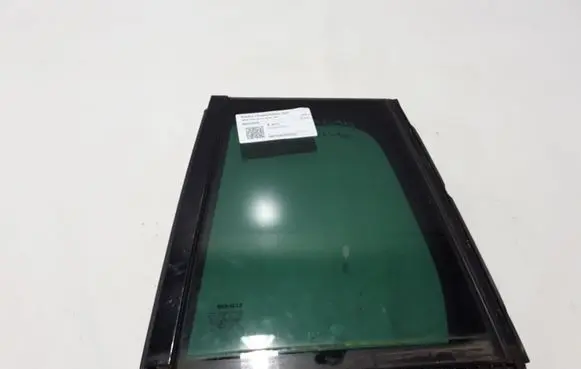 Renault Espace V (RFC) Rear vent window glass 822212467R