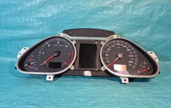 Audi A6 S6 C6 4F Speedometer (instrument cluster) 4F0920932 4F0910930C