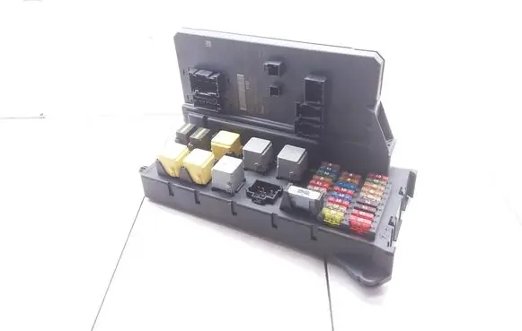 Mercedes-Benz Sprinter W906 Fuse module A9069003502 HVW9065450201