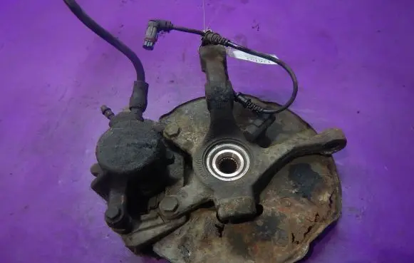Mercedes-Benz Vaneo W414 Front wheel hub spindle knuckle