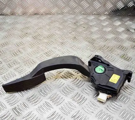 Opel Mokka Accelerator throttle pedal 95087911