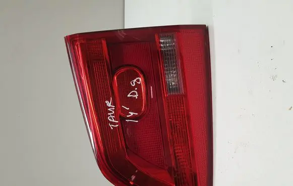 Volkswagen Touran II Tailgate rear/tail lights