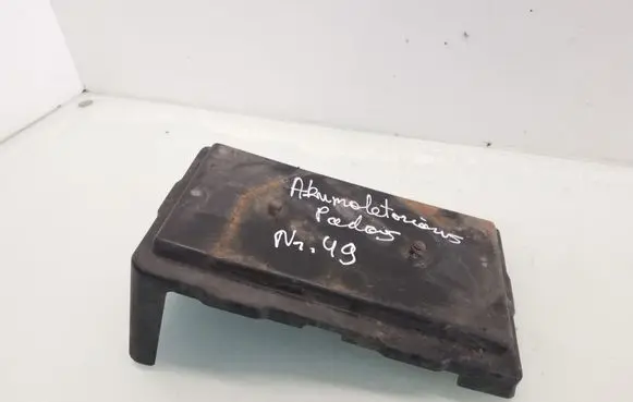 Battery tray