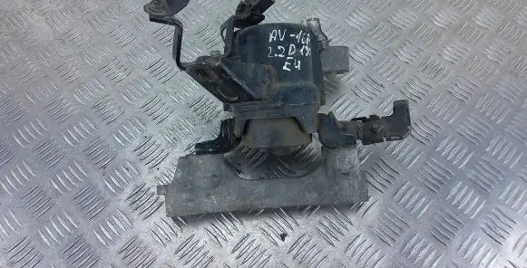 Toyota Avensis T270 Engine mount bracket