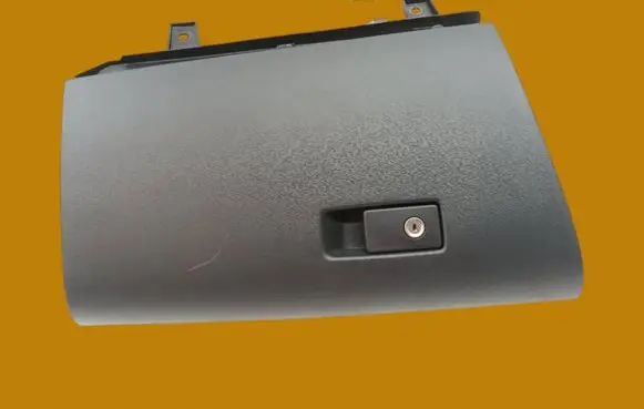 Volvo V60 Glove box