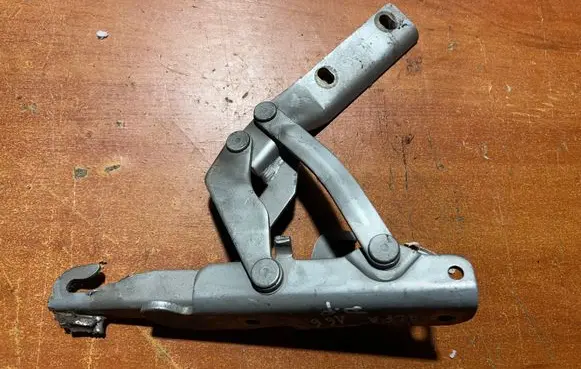 Alfa Romeo 166 Engine bonnet/hood hinges