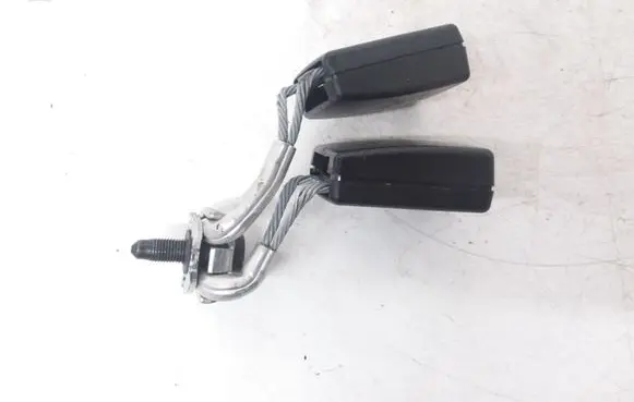 Middle seatbelt buckle (rear)
