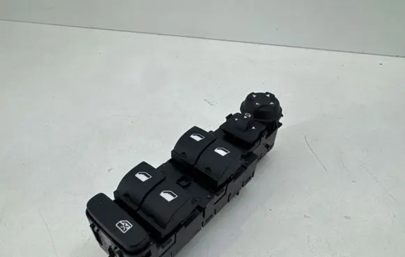 Peugeot 2008 II Electric window control switch 98421760ZD