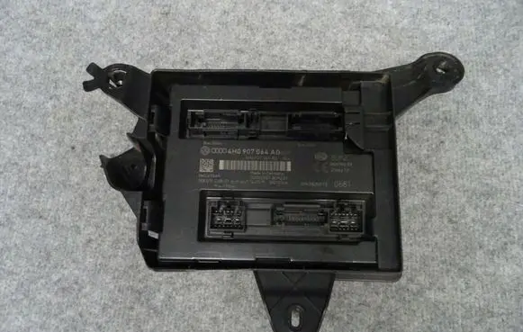 Audi A8 S8 D4 4H Comfort/convenience module 4H0907064AG