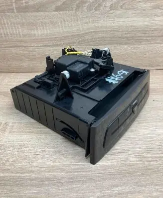 Mercedes-Benz E W211 Hazard light switch A2116800552 1610725000