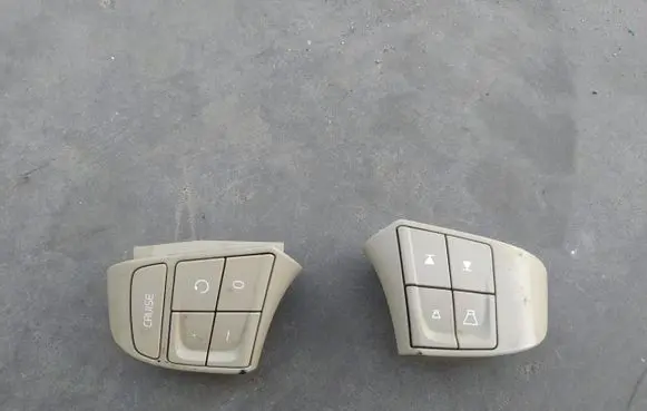Volvo S80 Steering wheel buttons/switches 30768059