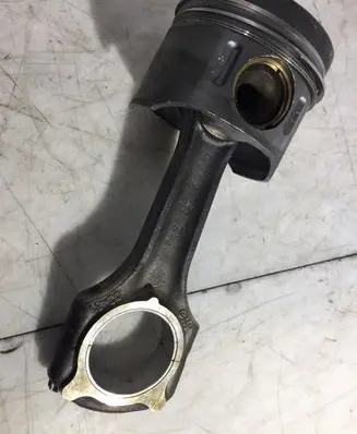 Mercedes-Benz Sprinter W906 Piston with connecting rod 8854A