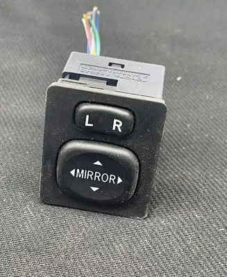 Toyota Auris E180 Wing mirror switch 183640
