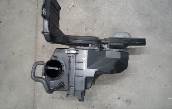 Mazda 6 Air filter box