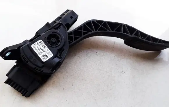Ford Fiesta Accelerator throttle pedal 8v219f836ab 8v21-9f836-ab