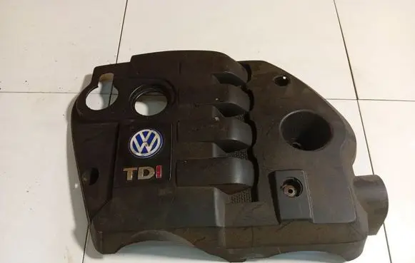 Volkswagen PASSAT B5.5 Engine cover (trim) 038103925