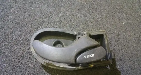Rear door interior handle