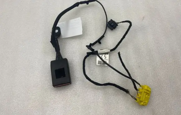 Mercedes-Benz GLS X166 Front seatbelt buckle A1668600969
