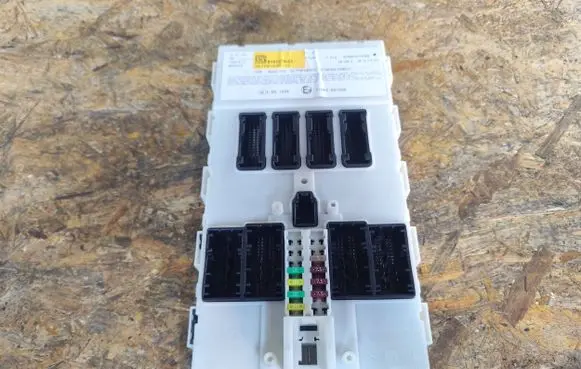 BMW 3 F30 F35 F31 Central body control module 8707676 116RI001052 8396067299