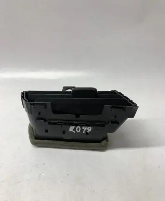 Ford Mustang VI Dashboard air vent grill cover trim FR3B19893A