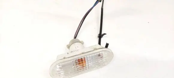 Ford Focus Front fender indicator light 4M5A13K309AA 4M5A-13K309-AA