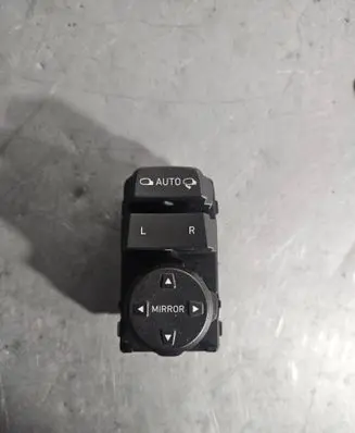 Hyundai i30 Wing mirror switch 93530G3010 1902050000186