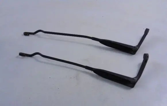 Opel Vectra B Front wiper blade arm 90504174