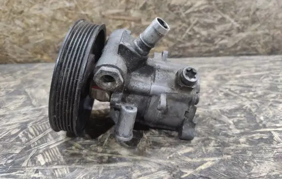 Mercedes-Benz E W210 Power steering pump 0024669201