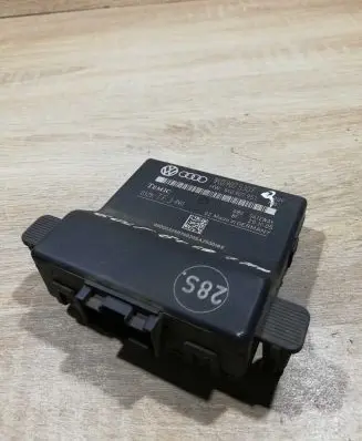 Volkswagen Golf V Gateway control module 1k0907530f