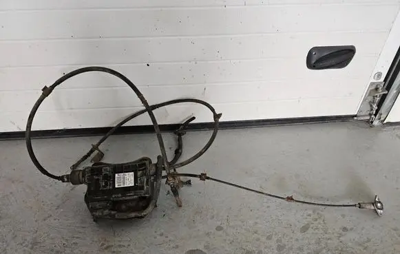 Toyota Avensis T270 Hand brake control module 4630005010 000222330445 10220201184
