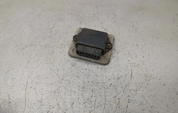Volkswagen PASSAT B3 Ignition amplifier control unit 191905351B