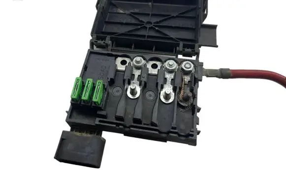 Volkswagen Golf IV Fuse module 1J0937550AD