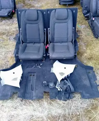 Ford S-MAX Third row seats 021