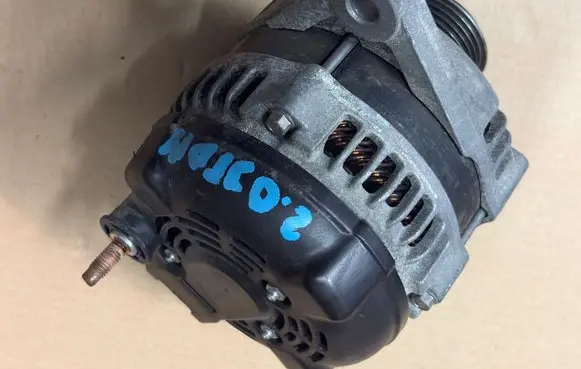 Alfa Romeo Giulietta Generator/alternator P56029574AA 1042101840