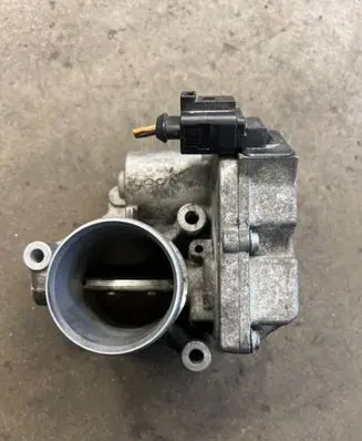 Renault Laguna II Throttle valve 8200471660 054841 A2C5310339