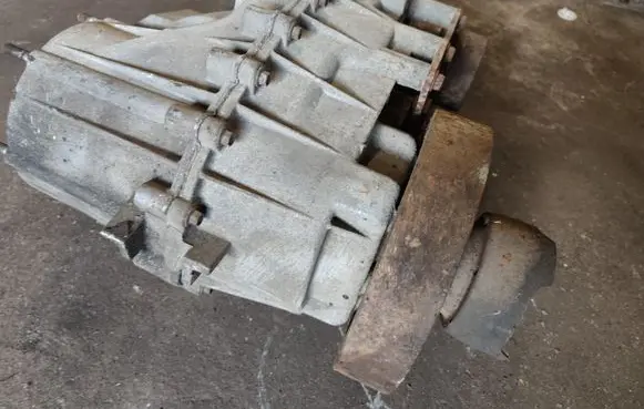 Jeep Grand Cherokee (WJ) Gearbox transfer box case P52099360AD