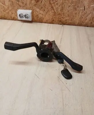 Volkswagen PASSAT B3 Ignition lock 357905851