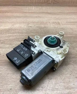 Volkswagen PASSAT B6 Rear door window regulator motor 3C9959703 975280200