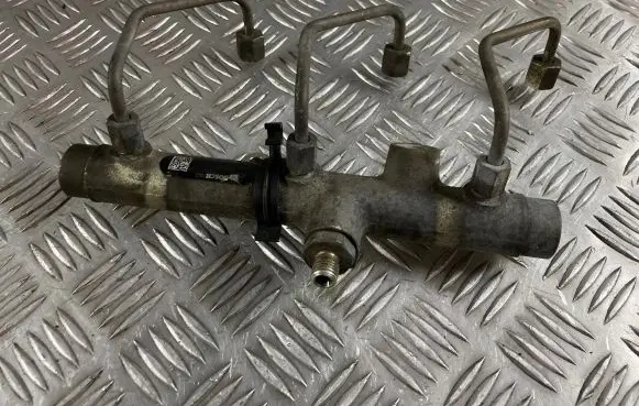 Volkswagen Touareg I Fuel main line pipe 059130089D F00R001650