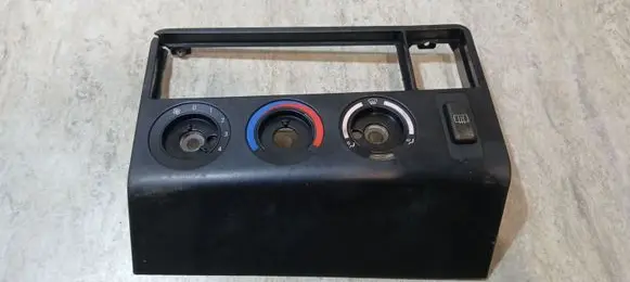 BMW 3 E36 Windscreen/window heater switch 8360454