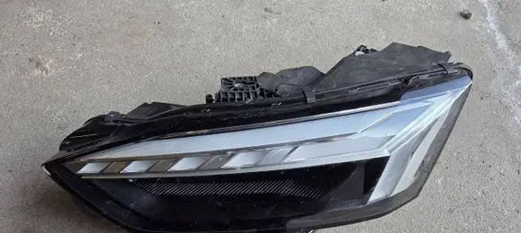 Audi A5 Headlight/headlamp 8W6941039 030112023300 1090026