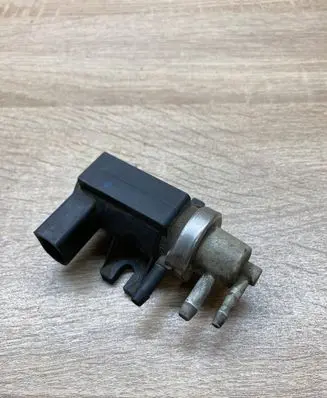 Audi A4 S4 B6 8E 8H Turbo solenoid valve 1J0906627B